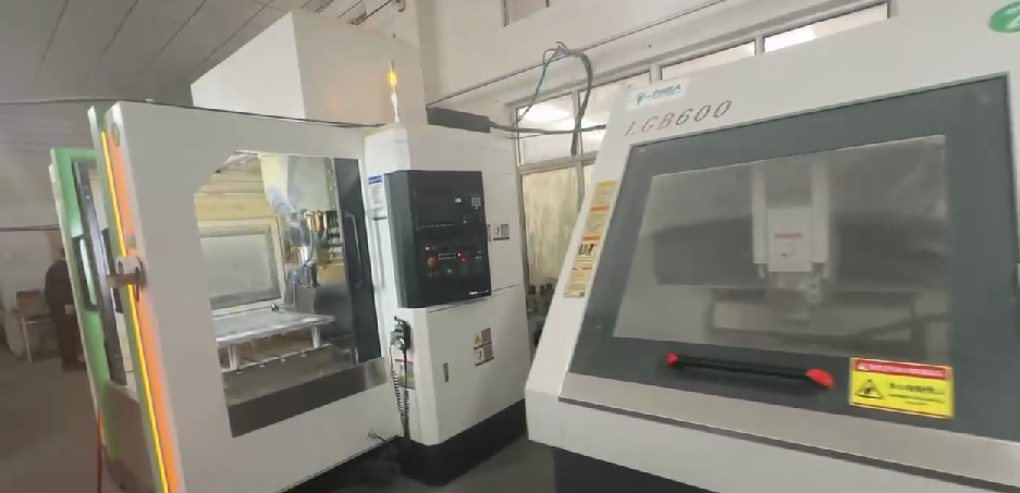 第15臺(tái)新精雕機(jī)就位，產(chǎn)能再升級(jí)